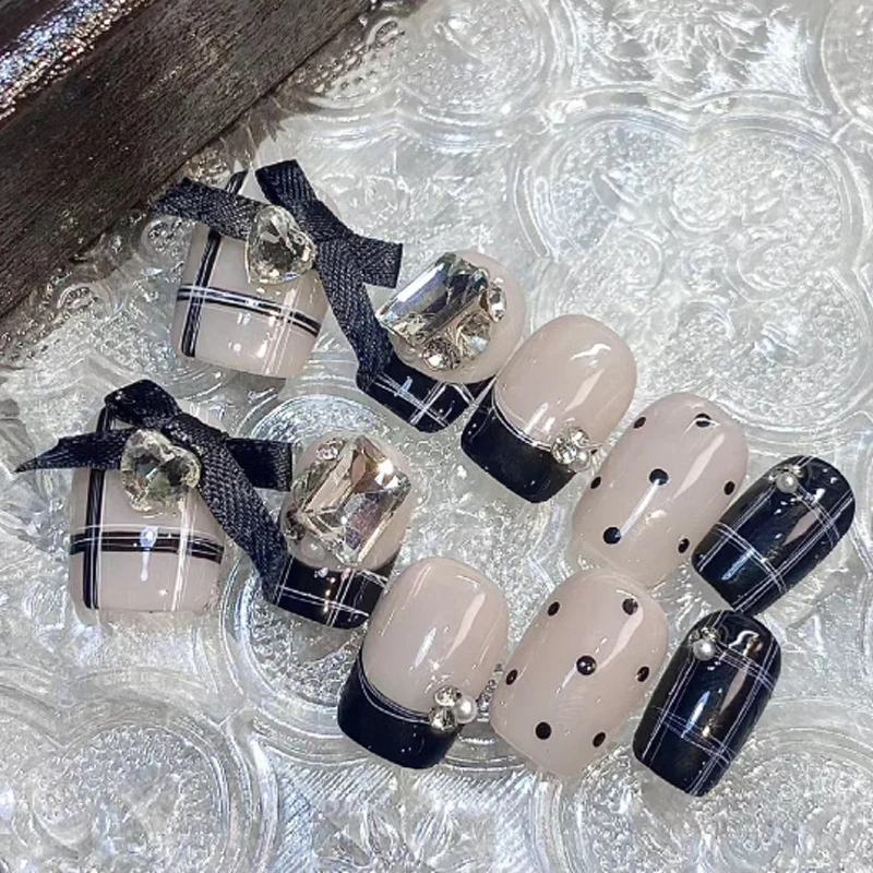 Luxury Press-On Nail Set with Glitter Accent Stornfield