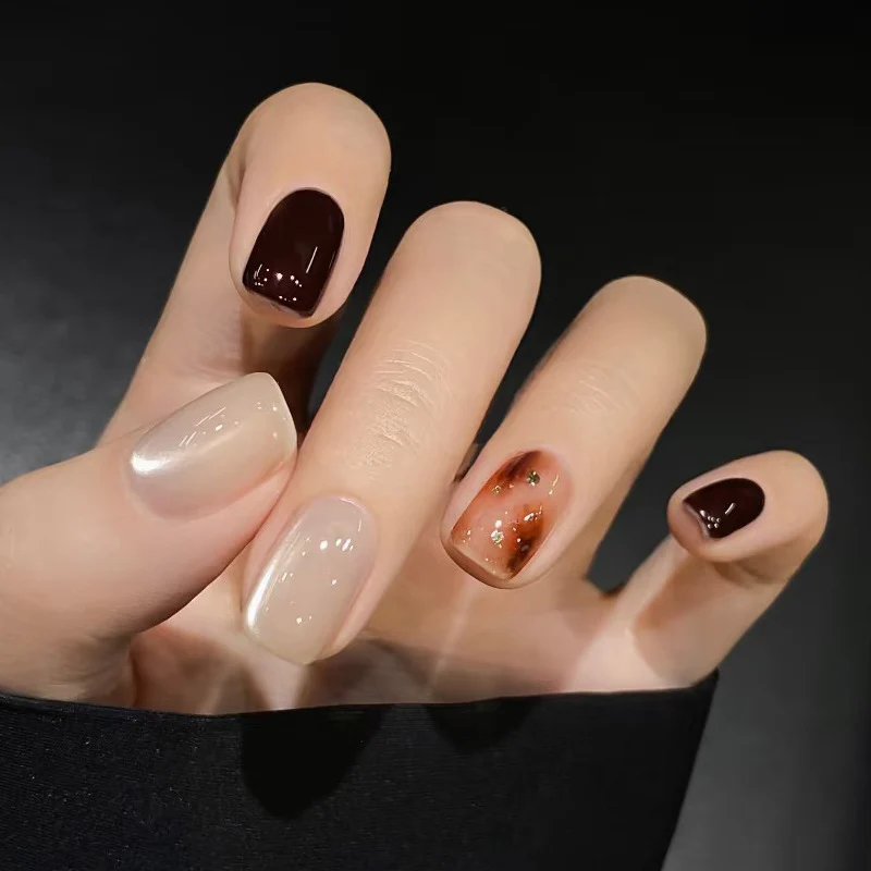 Luxurious Press-On Nail Art Set with Elegant Finishes Stornfield