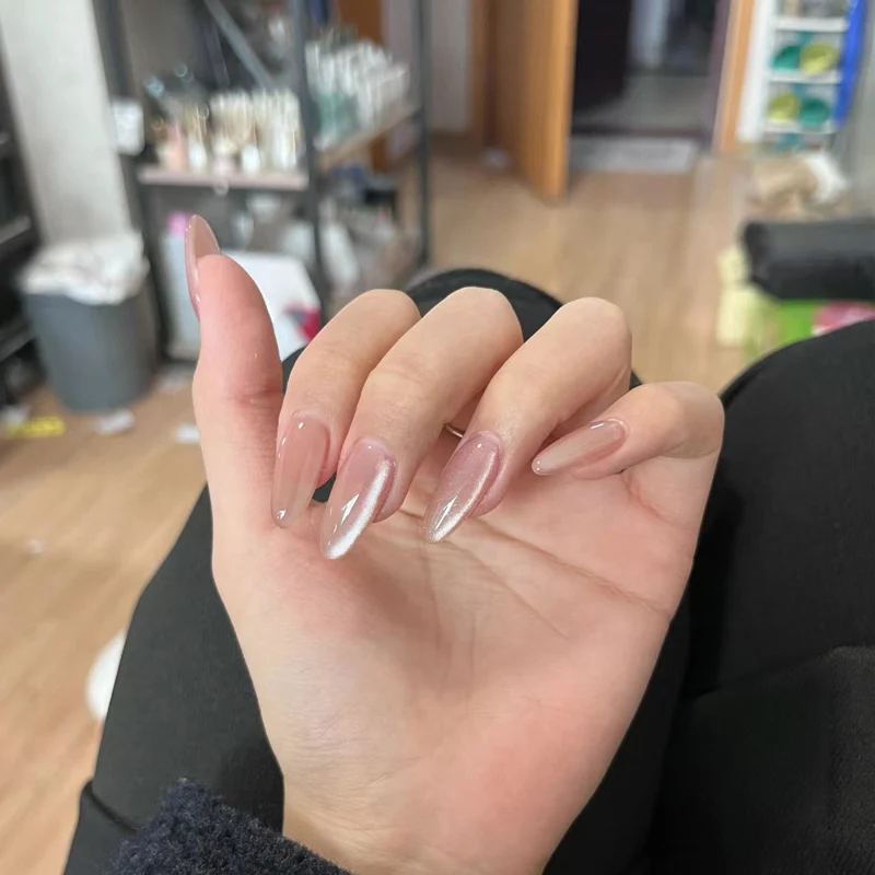 Iridescent Press-On Nail Set Stornfield