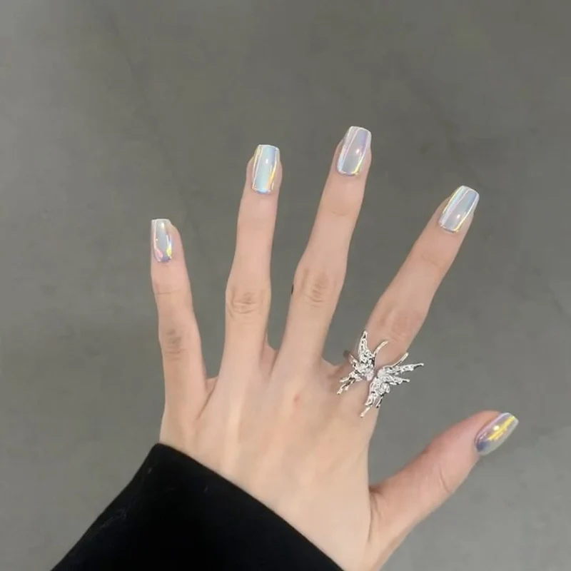 Iridescent Press-On Nail Set Stornfield