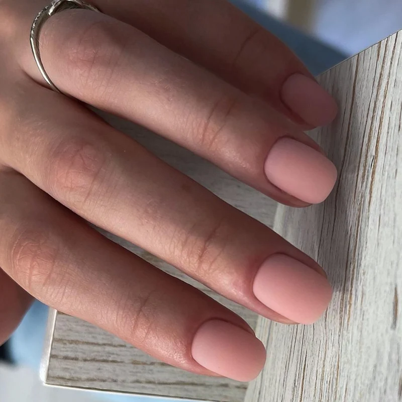 Artificial nail art with matte finish Stornfield