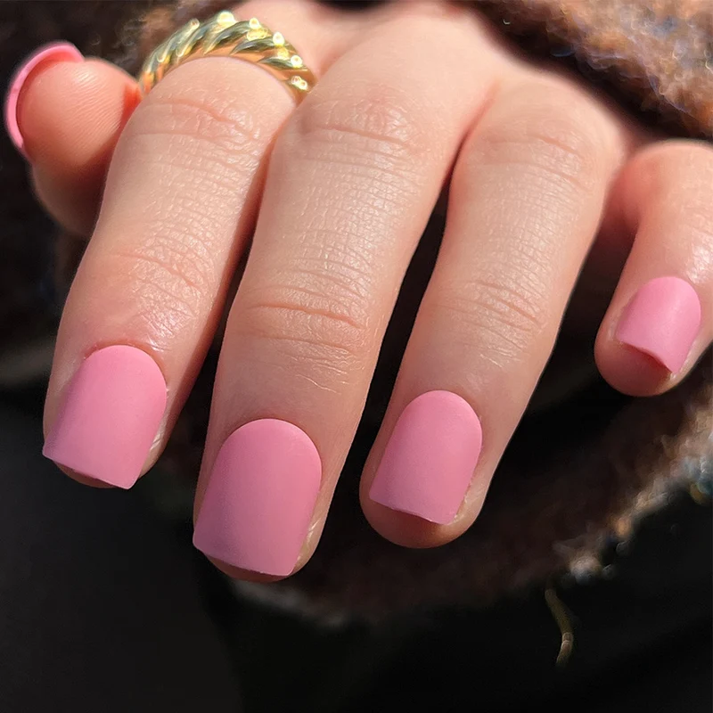Artificial nail art with matte finish Stornfield