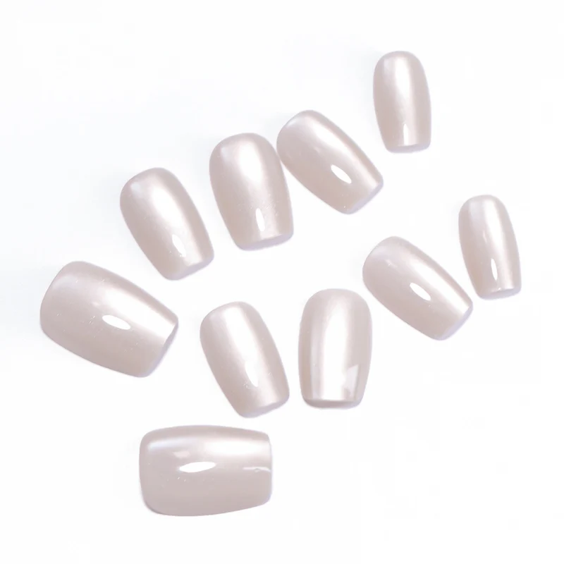 Artificial nail art with shiny surface Stornfield