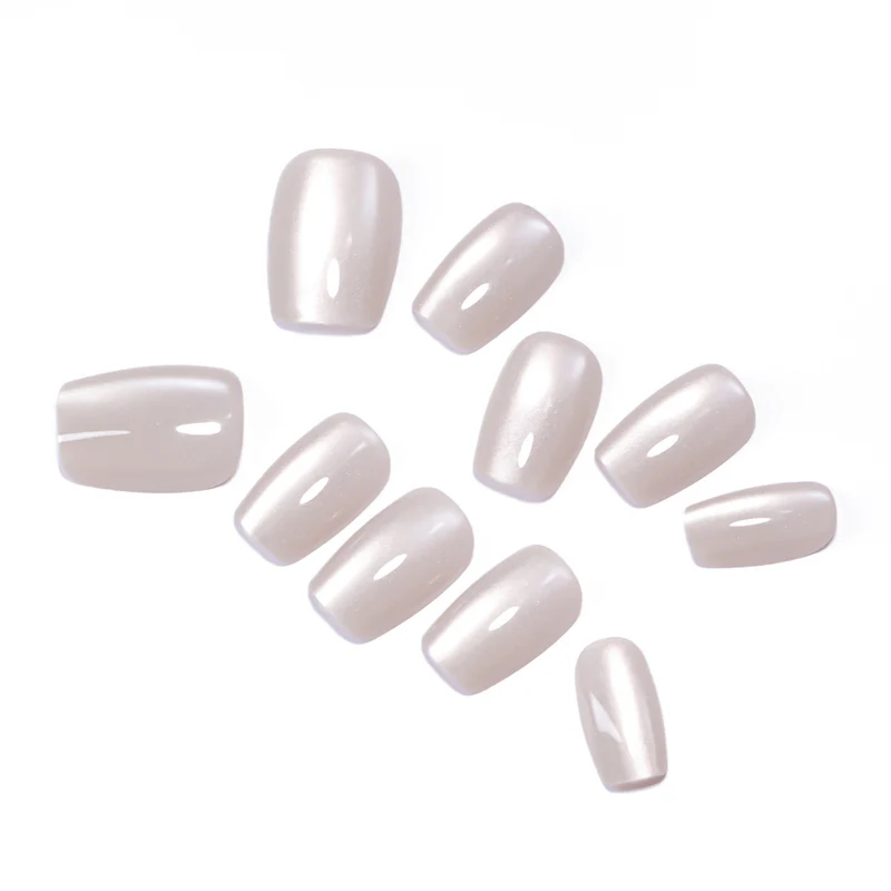 Artificial nail art with shiny surface Stornfield