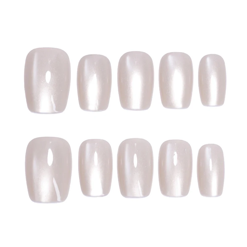 Artificial nail art with shiny surface Stornfield