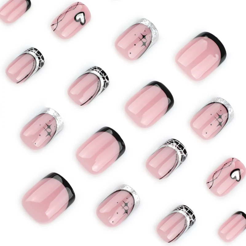 Artificial nail art with glamorous design Stornfield
