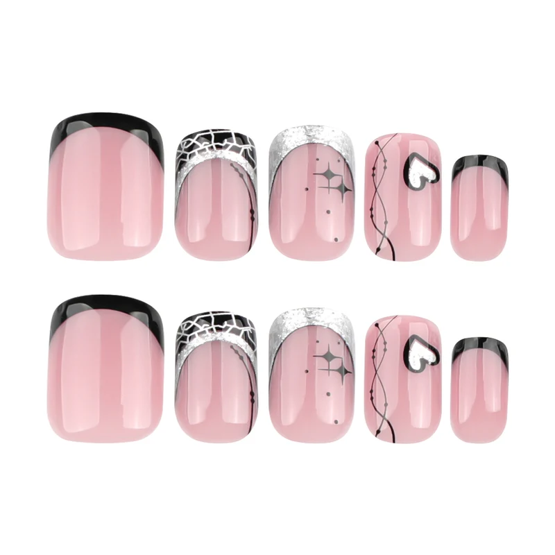 Artificial nail art with glamorous design Stornfield