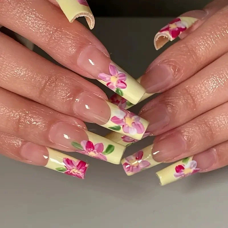 Luxuriöses verziertes Press-On-Nagel-Set Karnz