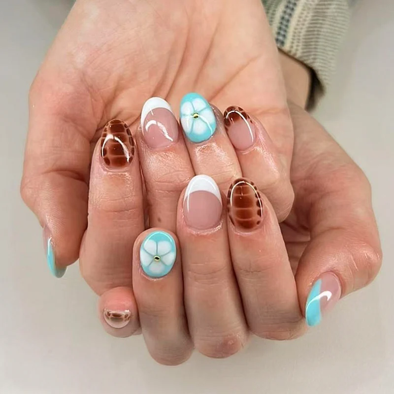 Artificial nail art with floral and geometric elements Stornfield