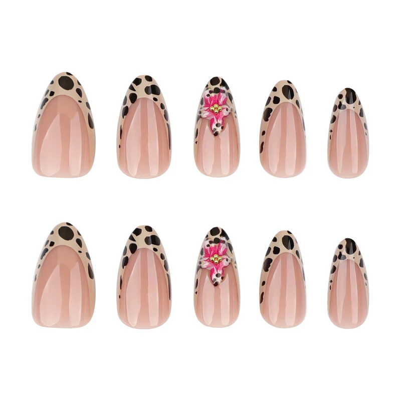Artificial nail art with floral design and stylish leopard pattern Stornfield