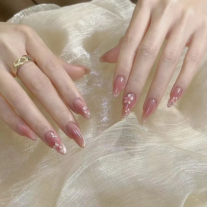 Artificial nail art with floral design Stornfield
