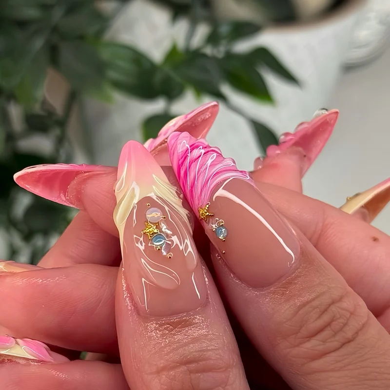 Künstlerische Florale 3D Nagelverlängerungen Karnz