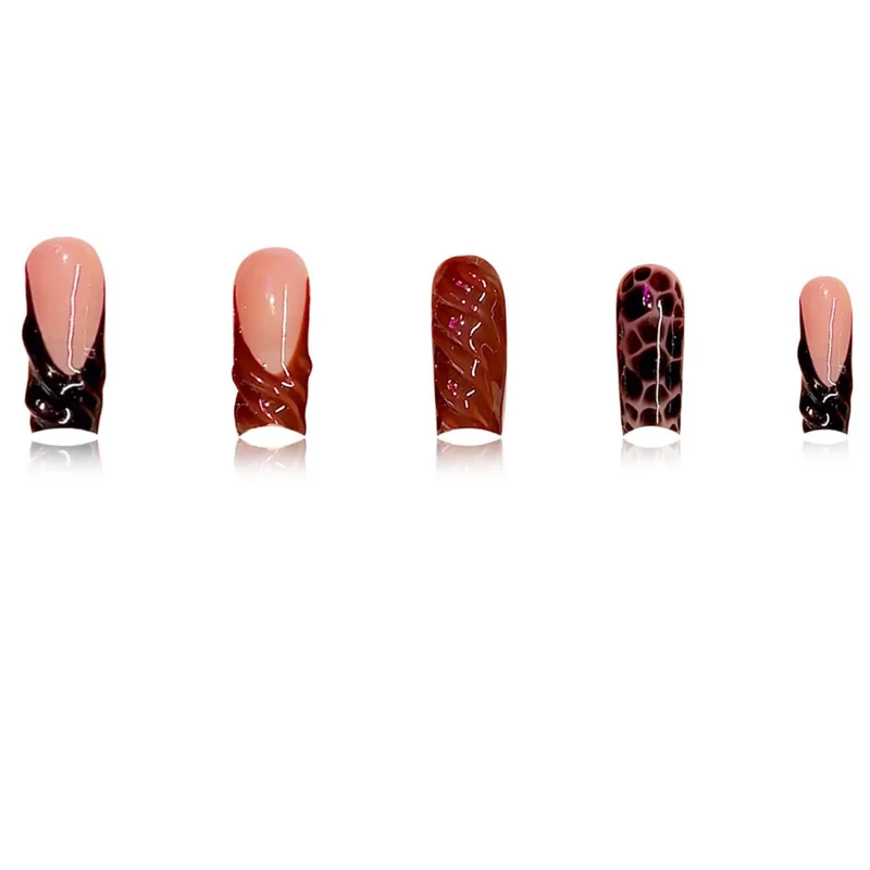 Künstlerische Acryl-Nagelverzierungen Karnz