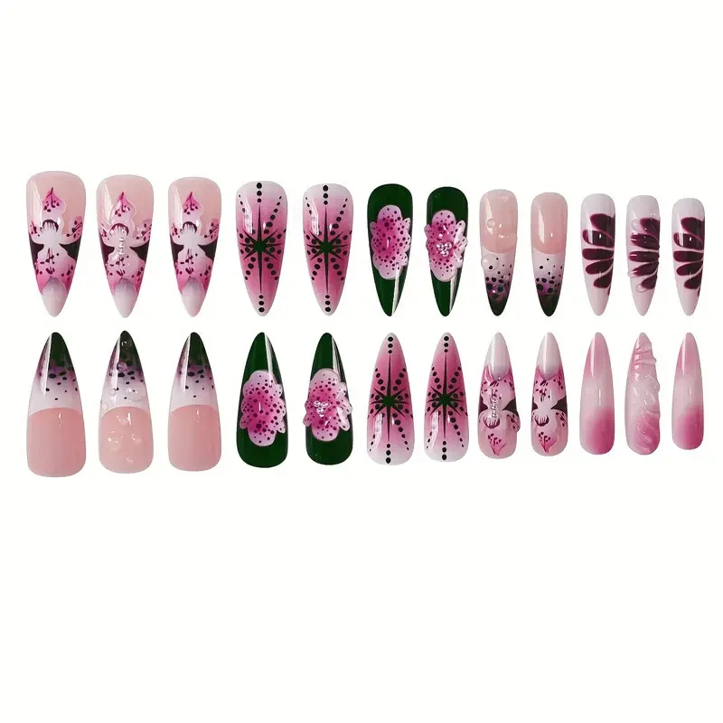 Artisanale Skulptierte Nagelverstärkungen Karnz