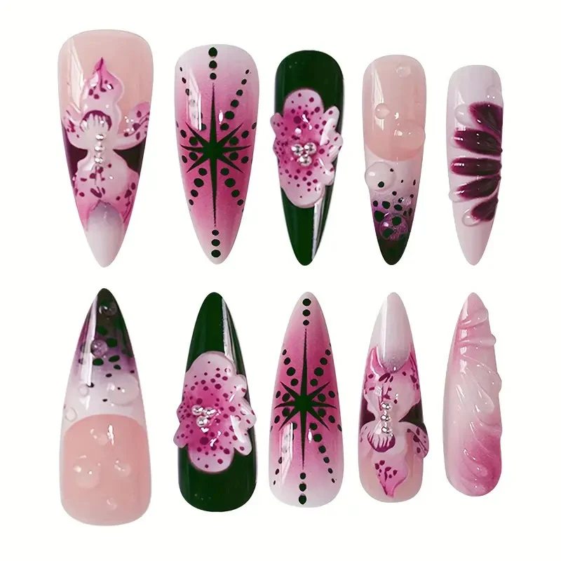 Artisanale Skulptierte Nagelverstärkungen Karnz