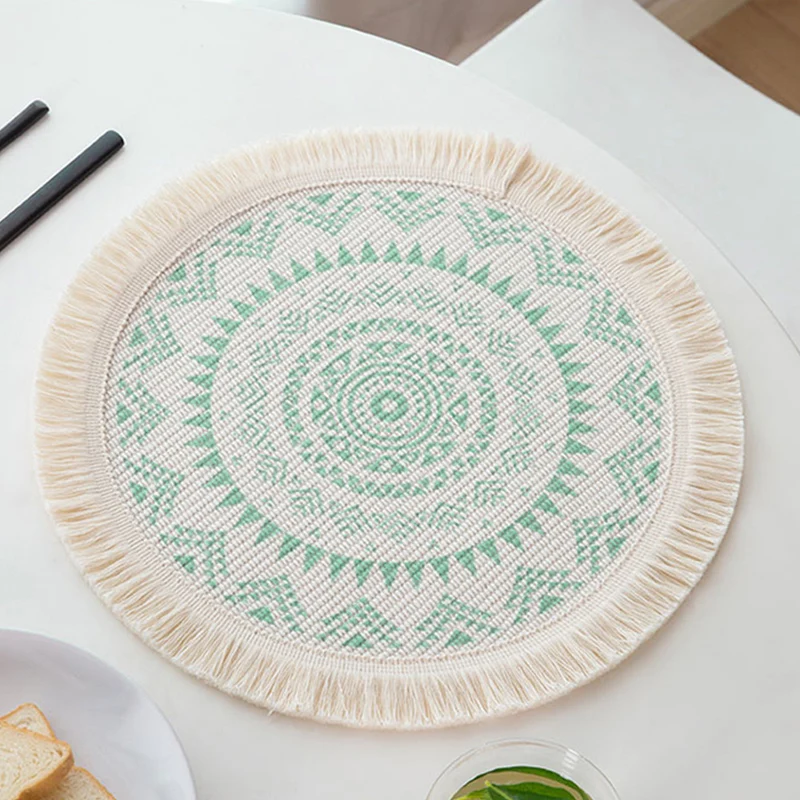 Rundes gewebtes Tischset mit Fransen und Mandala-Jacquardstruktur Karnz