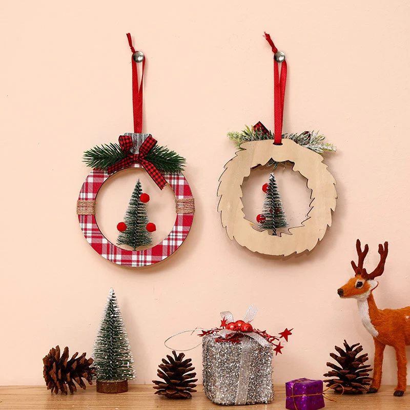 Charming Holiday Wreath Decoration Stornfield