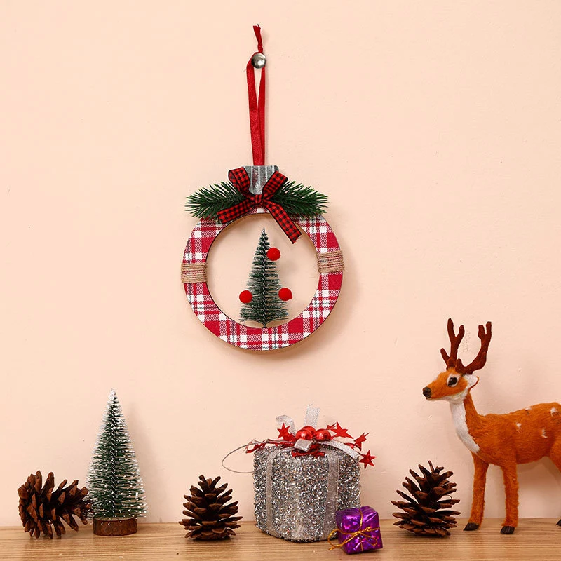 Charming Holiday Wreath Decoration Stornfield