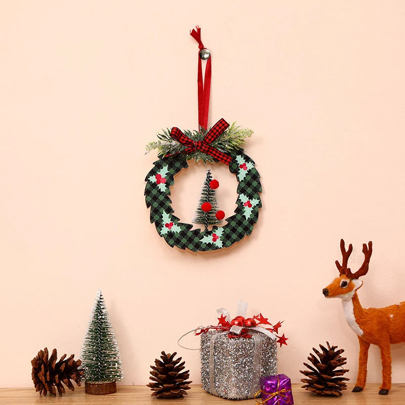 Charming Holiday Wreath Decoration Stornfield
