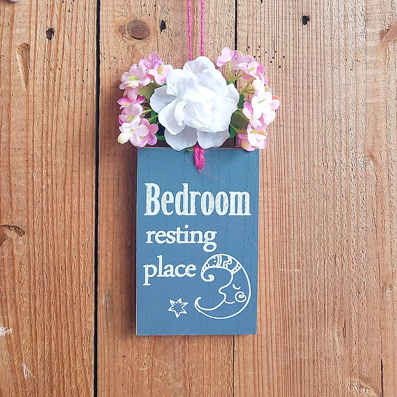 Decorative Bedroom Sign with Floral Accents