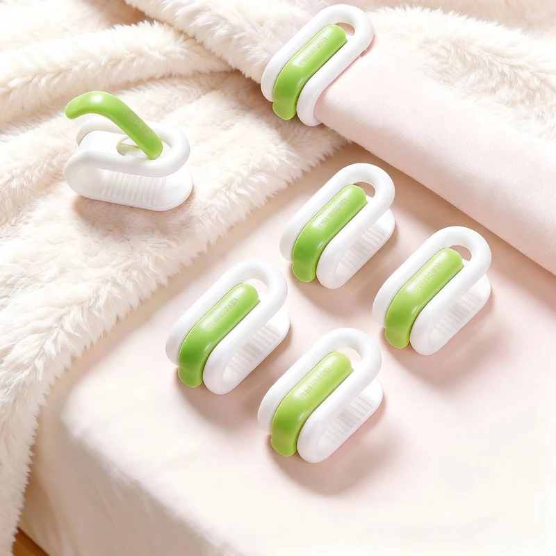 Duvet clips without needles
