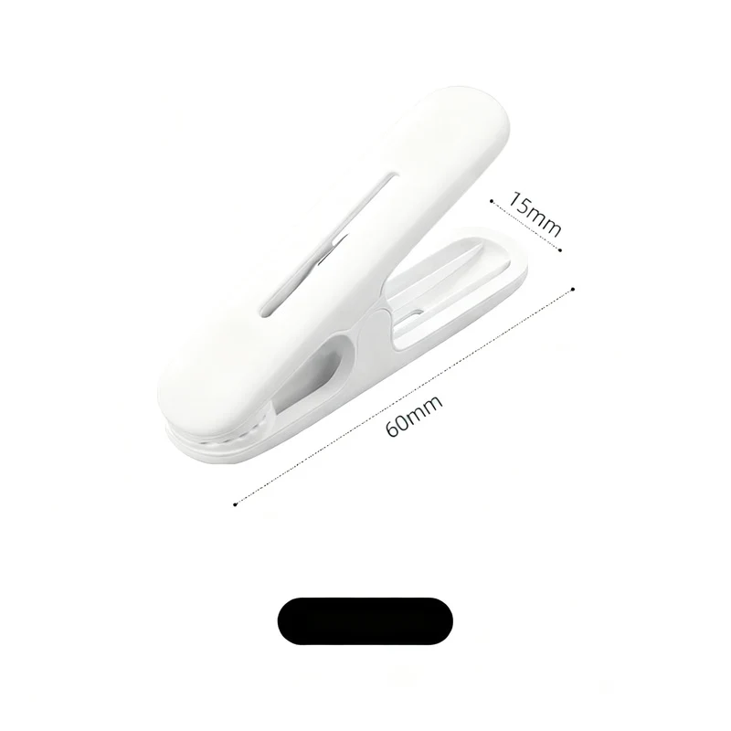 Plastic clothes pegs, set of 12
