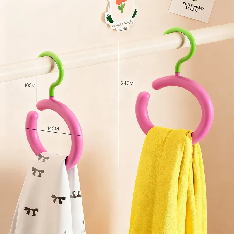 Plastic ring holder for hats and bags