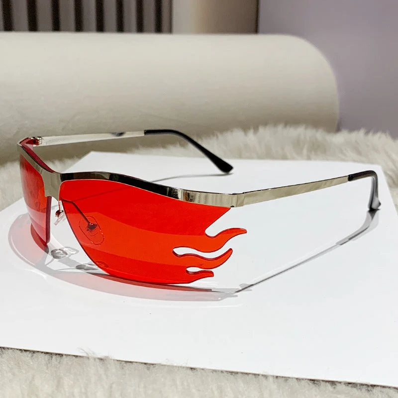 Dame trendy solbrille med innovativ flammeinnramming Luvikno