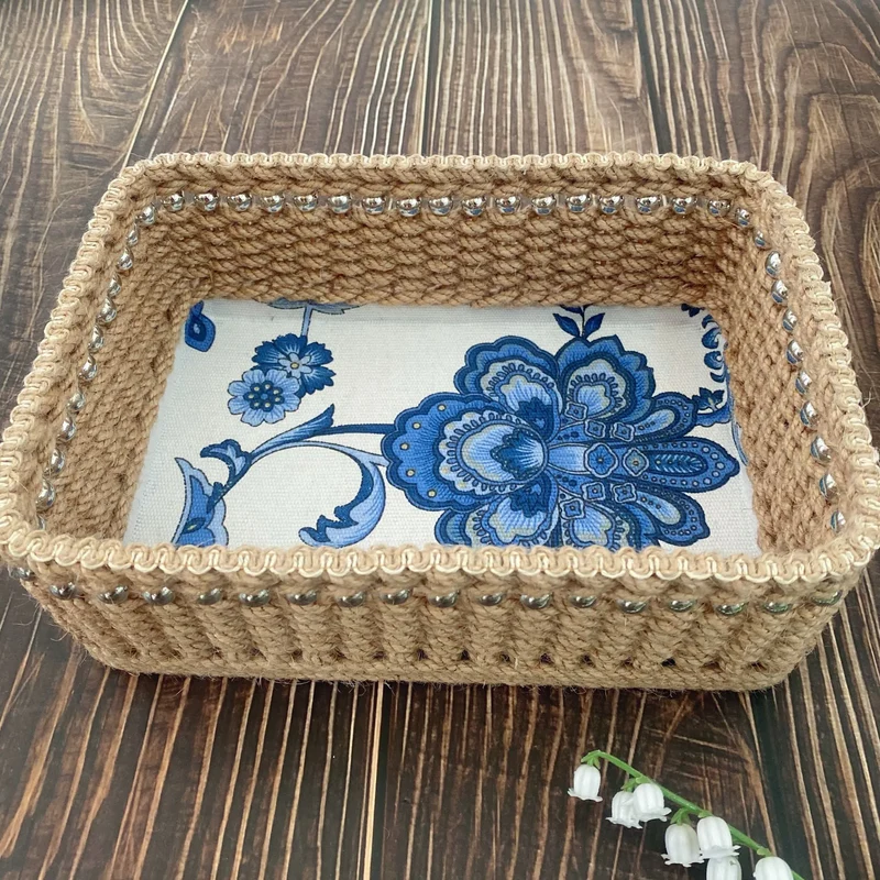 Handgemachter Tisch-Aufbewahrungskorb im Vintage-Stil mit Blumenmuster
