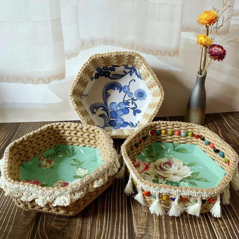 Sechseckiger Aufbewahrungskorb aus Hanfseil mit Blumenmuster