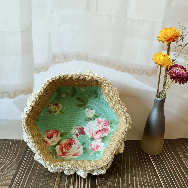 Sechseckiger Aufbewahrungskorb aus Hanfseil mit Blumenmuster