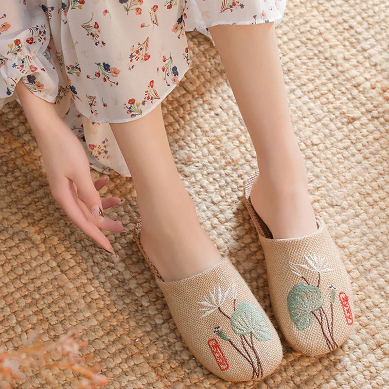 Retro bestickte Lotus Flachs Hausschuhe