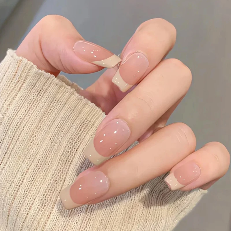 Glänzendes dekoratives Press-On-Nagelset Karnz