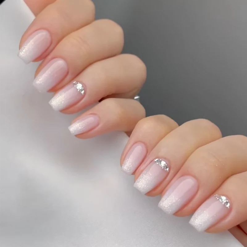 Elegant Gel Press-On Nail Set with Sparkly Rhinestones Stornfield
