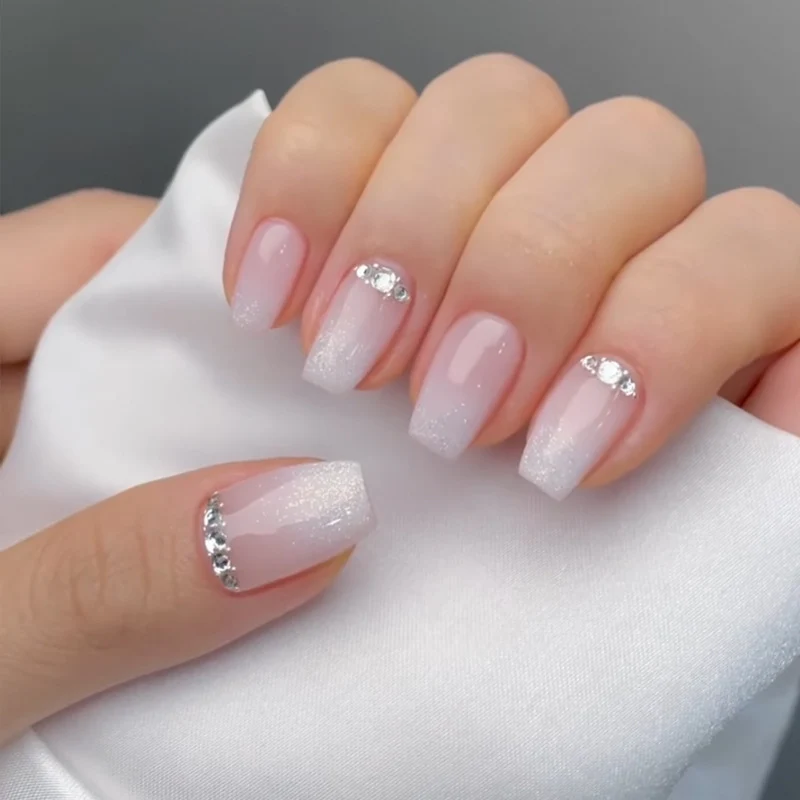 Elegant Gel Press-On Nail Set with Sparkly Rhinestones Stornfield