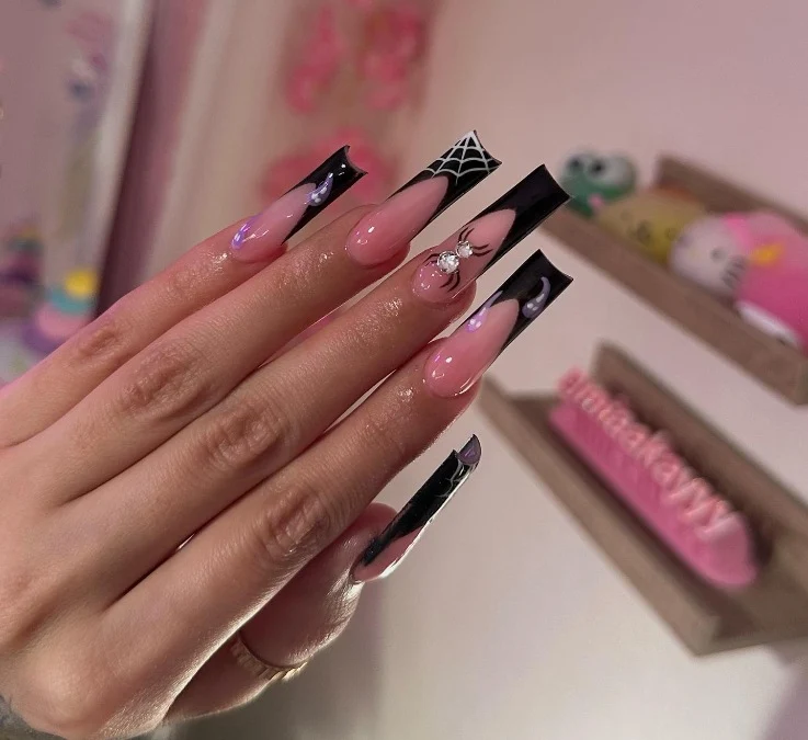 Artistic Halloween-Themed Nail Art Stornfield