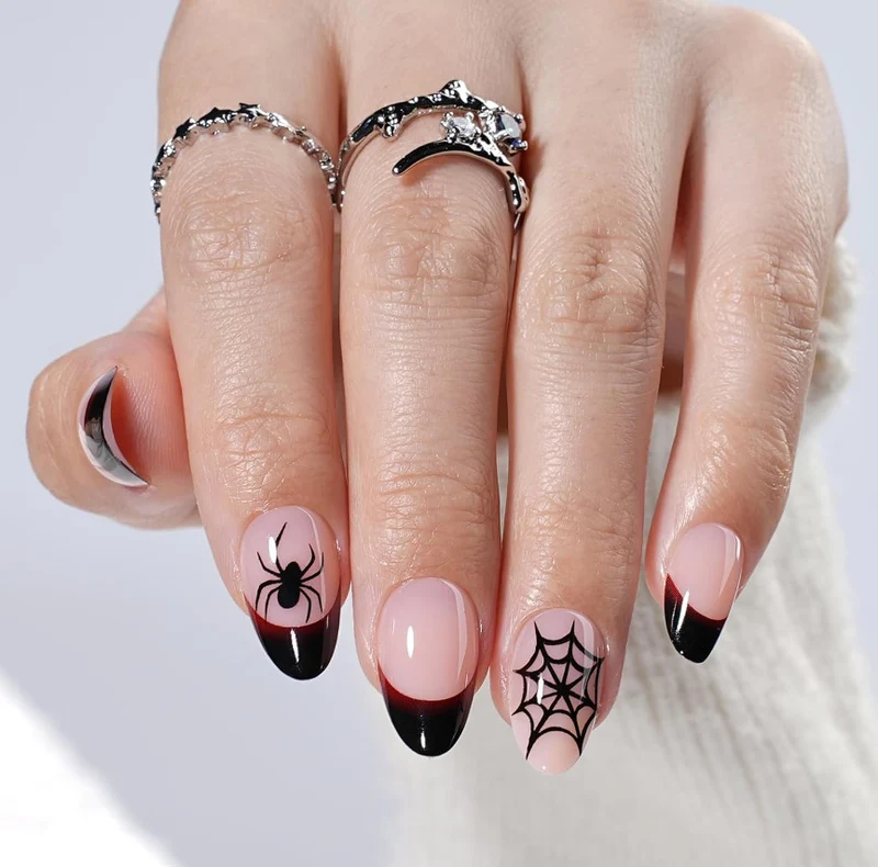 Artistic Halloween-Themed Nail Art Stornfield 1789915324