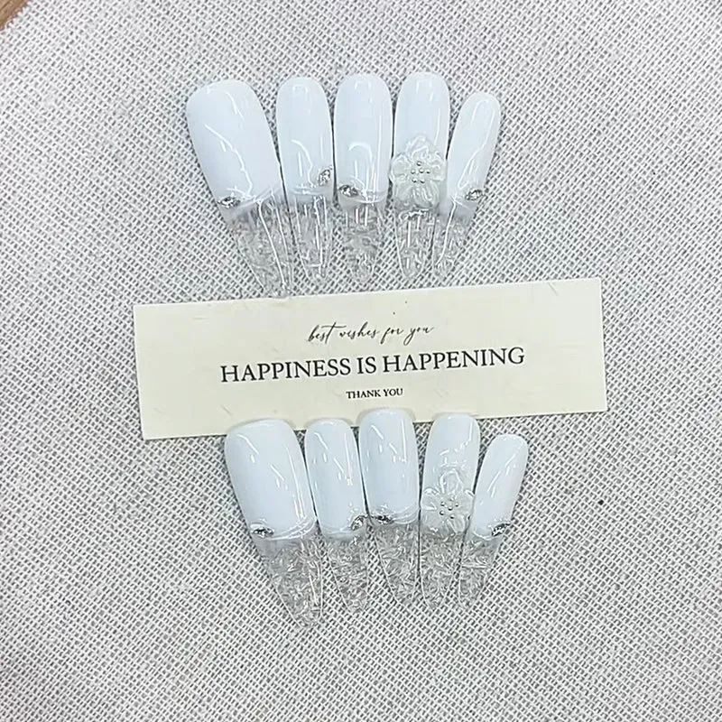 Decorative Press-On Nail Set with Floral Accents Stornfield