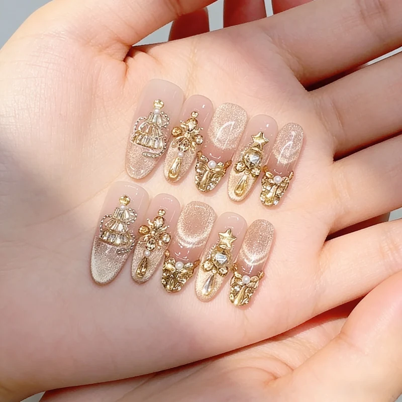 Decorative Press-On Nail Art Set with Glamorous Gold Accents Stornfield
