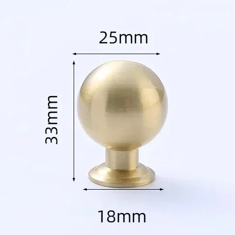 Aurivon LuxeGrip Möbelgriff aus Vollmessing