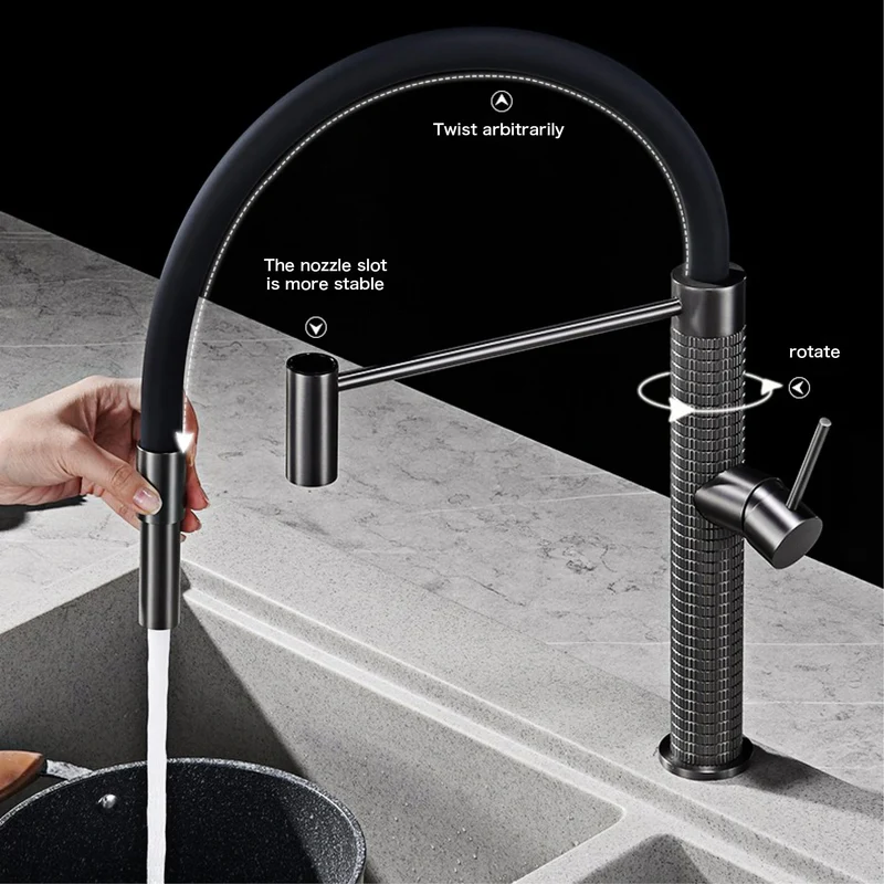 Velmora GoldFlex 360° Küchenarmatur – Gebürstetes Messing