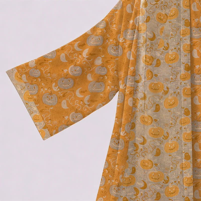 Halloween-Kimono-Bademantel mit Kürbissen und Geistern