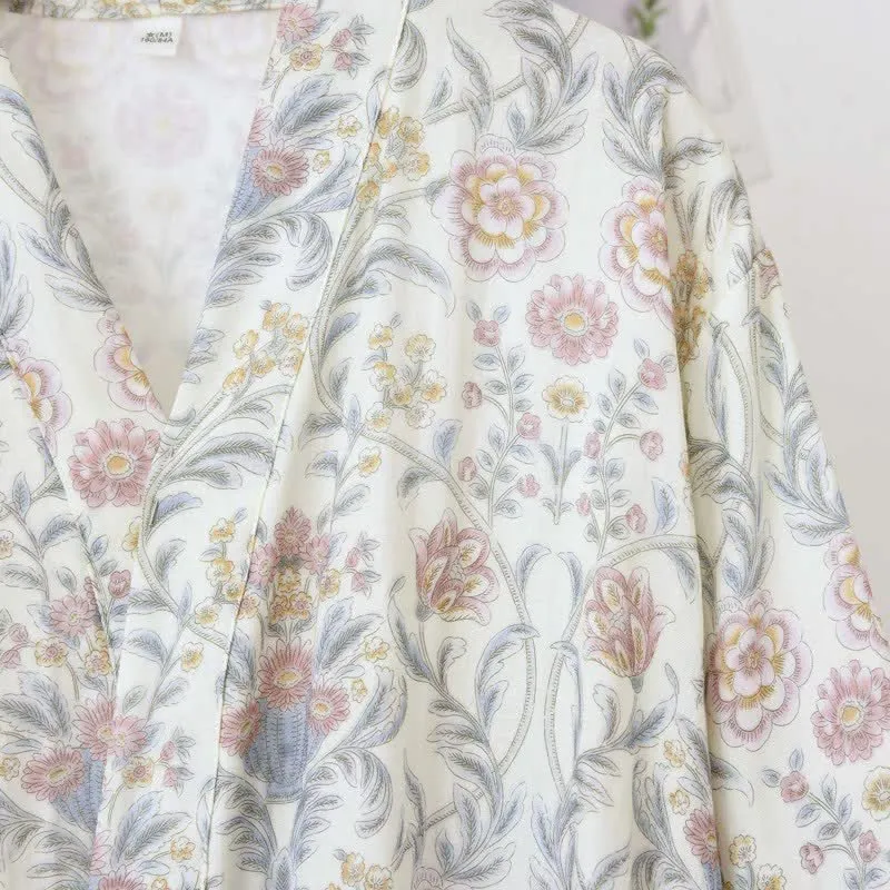 Kimono-Bademantel aus geblümtem Baumwollgaze mit Tasche