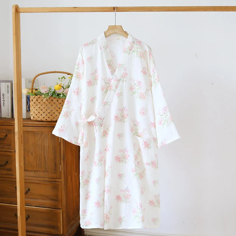 Kimono-Bademantel aus reiner Baumwolle mit rosa Blumenmuster