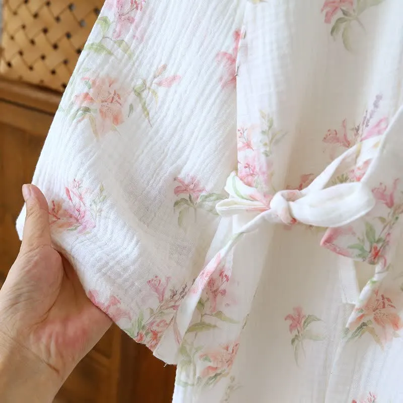 Kimono-Bademantel aus reiner Baumwolle mit rosa Blumenmuster
