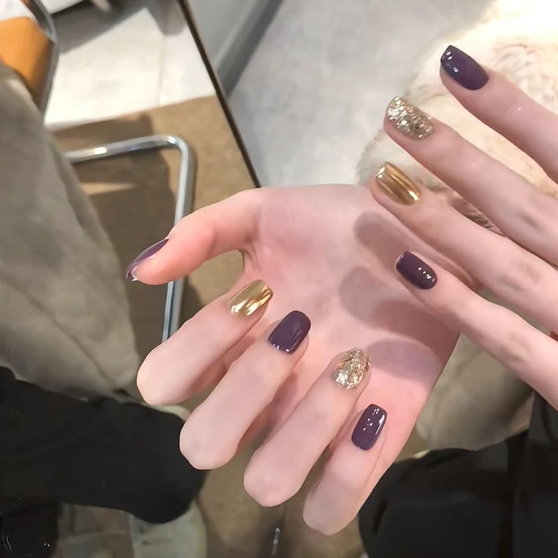 Stylish Press-On Nail Set with Elegant Glitter Accents Stornfield