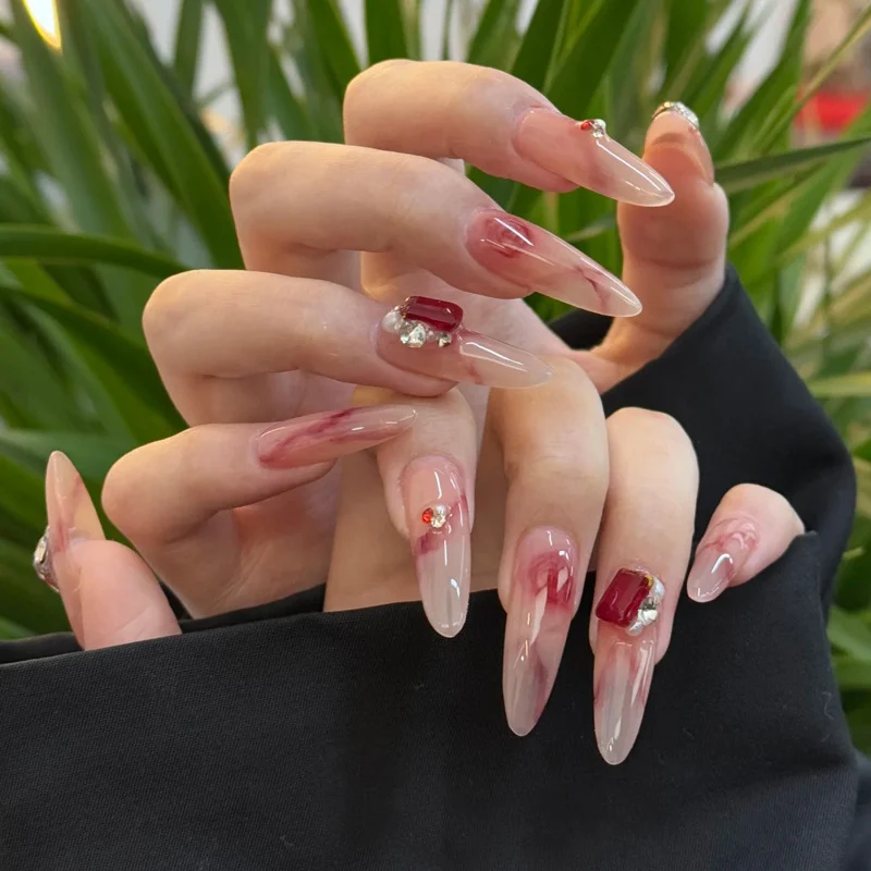 Stylish Press-On Nail Set with Elegant Glitter Accents Stornfield