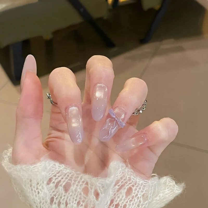 Stylish Press-On Nail Set with Elegant Floral Accents Stornfield