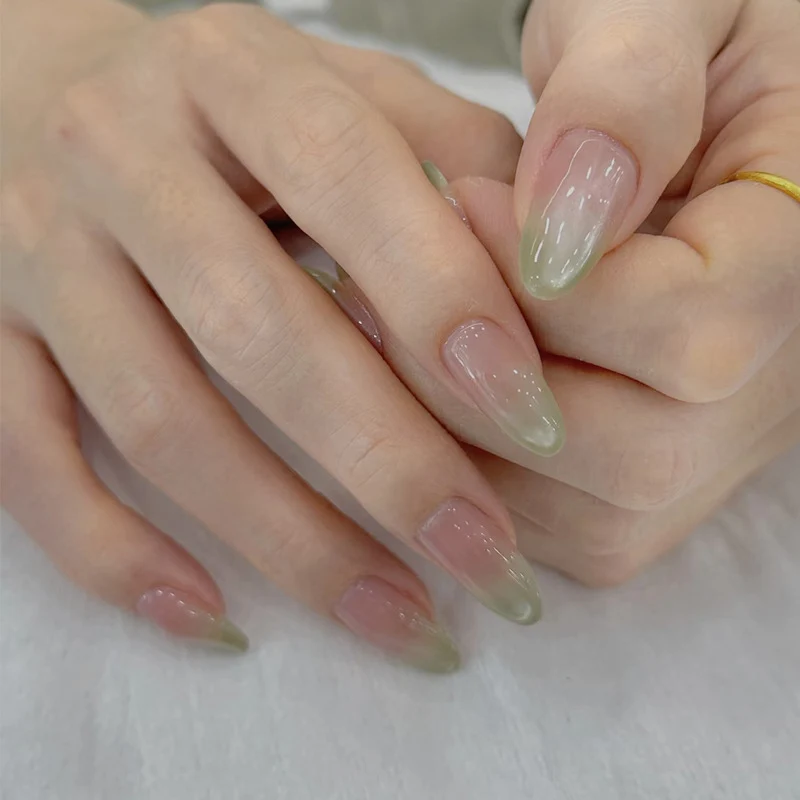 Stylish Press-On Nail Set with Elegant Floral Accents Stornfield