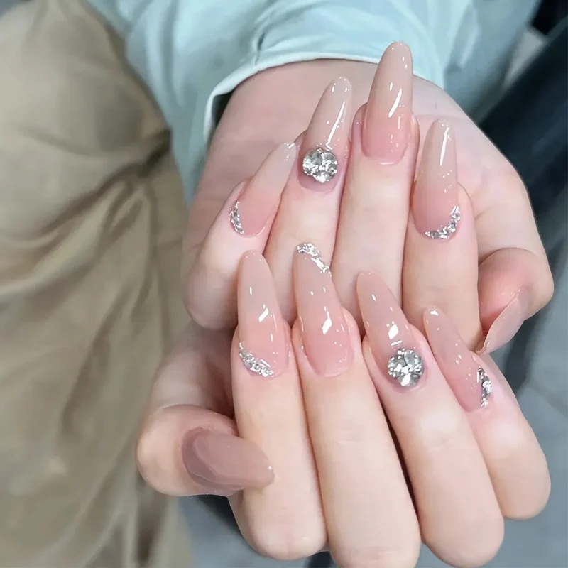 Stylish Press-On Nail Set with Elegant Floral Accents Stornfield